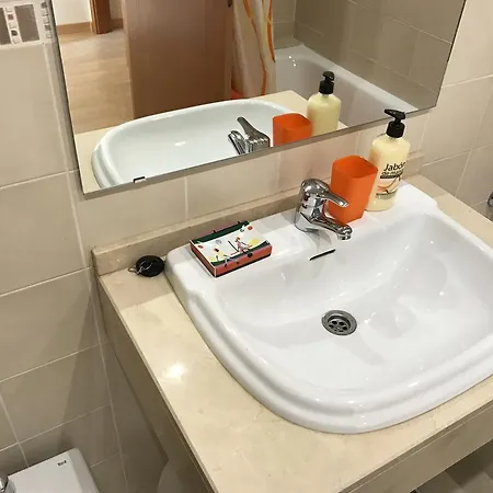 Gloria Villa *
