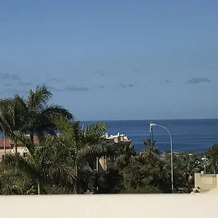 Gloria Villa *